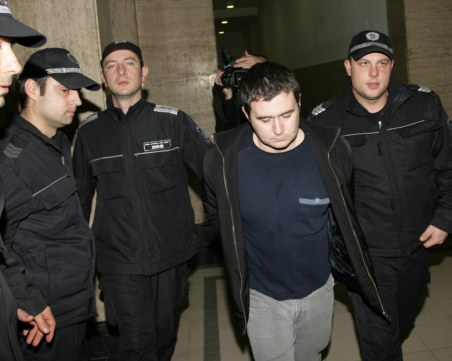 Предават ни осъдения за двойното убийство пред 