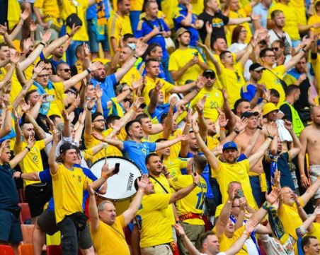 УЕФА глоби Украинската футболна федерация заради расистко поведение на феновете