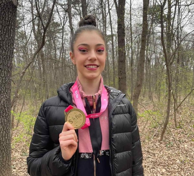 Световната шампионка по художествена гимнастика за девойки Ванеса Емилова стана
