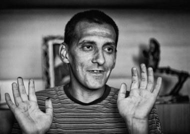 Осъденият на две доживотни присъди Стефан Димитров Петков поиска да