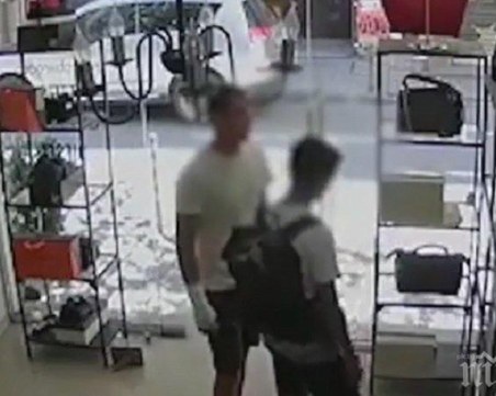 Четирима непълнолетни са откраднали оборот на магазин в Пловдив