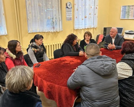 Детето, живяло в пристройка, е преместено в ново училище