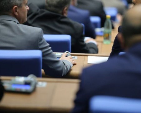 Липса на кворум блокира работата на парламента