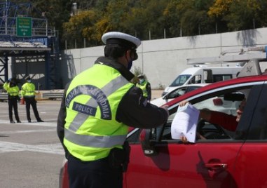 В Гърция връщат номерата на провинилите се шофьори за Коледните
