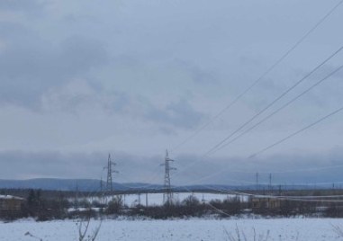Няколко населени места в Пловдивско останаха без ток заради усложнената