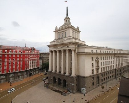 Конституционната комисия заседава извънредно по промените в Основния закон