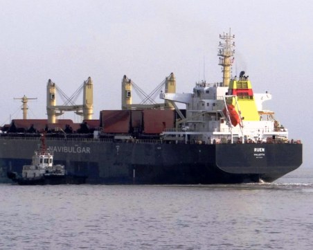 Български моряк на „Руен” е приет в болница