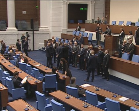 Депутатите все пак успяха да гласуват: Край на износа на горива от руски петрол