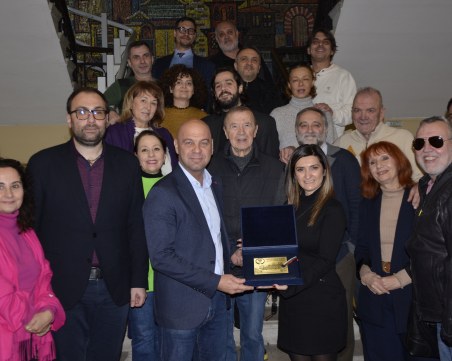 Драмата с Почетния плакет на Пловдив за 142-годишнината си и успеха на Олимпиадата в Унгария