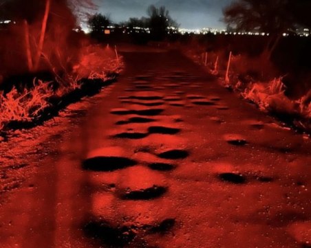 Път в Карловско или снимка на Луната?