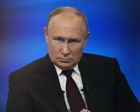 Путин: Русия подобрява ядрения си арсенал