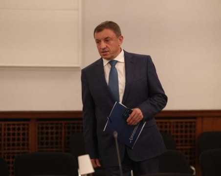 Телефонът на Алексей Петров бил с таен код, от ФБР опитват да го отключат