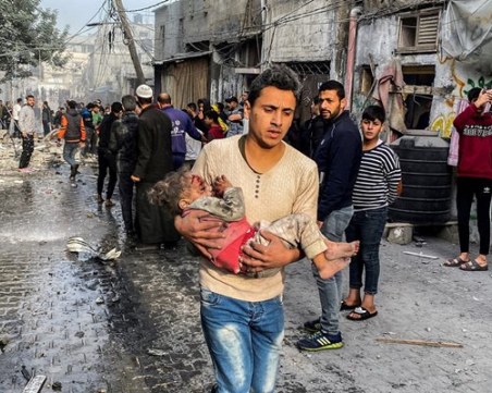 УНИЦЕФ: Убиват деца в болницата в Газа