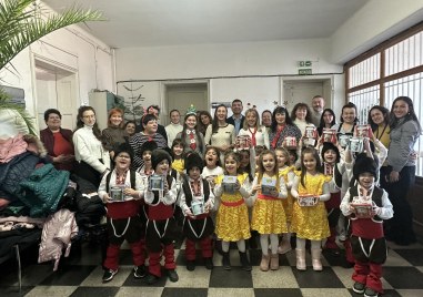 Община Куклен по традиция посрещна коледари в дните преди Рождество