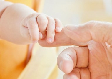 Лекари от детската хирургия в Пирогов са направили уникална животоспасяваща