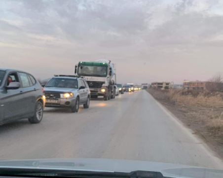 Огромна тапа на Околовръстното в района на Марково