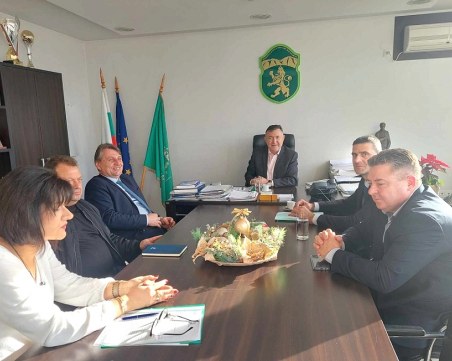 Кметът на община Карлово проведе работна среща със зам-министъра на вътрешните работи Кирил Ценкин