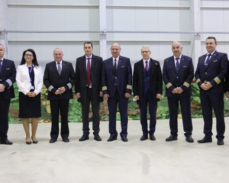 Министър-председателят връчи свидетелствата на първите пилоти на медицински хеликоптери