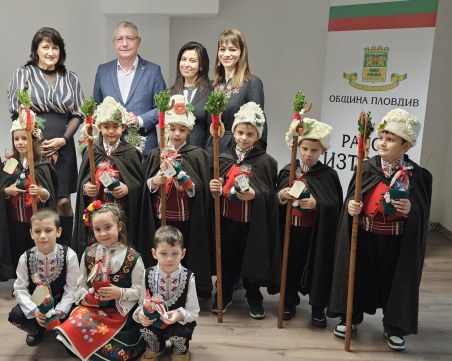 На Игнажден Емил Русинов посрещна коледари