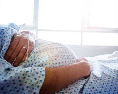 Само за година: 104 малолетни са родили в Сливен, една от майките е 10-годишна