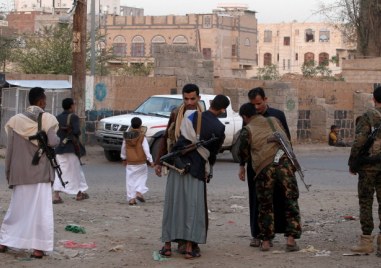 Лидерът на йеменските хуси предупреди че ще атакува американски военни