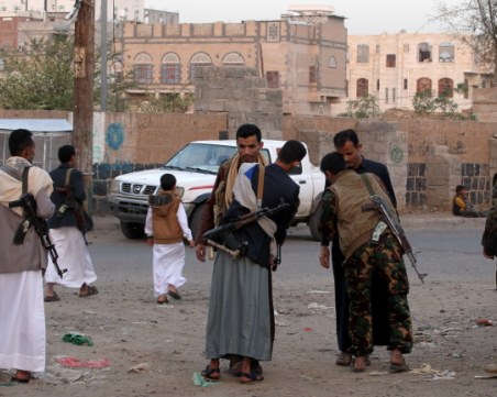 Хусите се заканиха да атакуват американски кораби