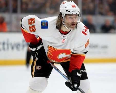 Легендата Яромир Ягър дебютира в чешкия хокеен елит на 51 години