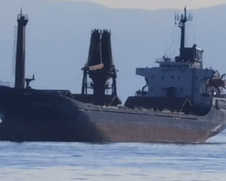 Връщат у нас помощник-капитанът на пленения кораб 