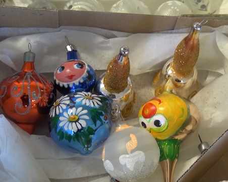 Историята на единствения майстор на коледни стъклени играчки в Пловдив ВИДЕО