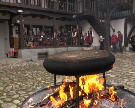 Традиции на 200 години показаха в Карловско ВИДЕО