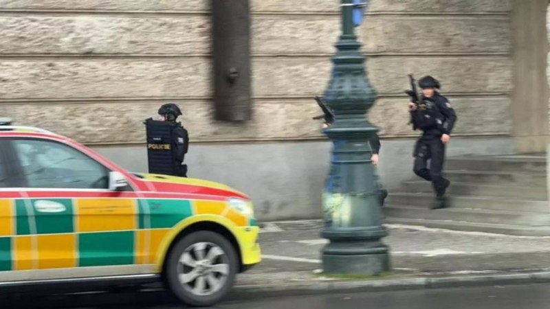Журналист: Стрелецът от Прага е споделил в социалните мрежи, че иска да извърши масово убийство