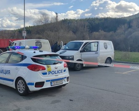 Съдът решава остава ли в ареста, участникът  в грабежа на инкасо автомобил в София