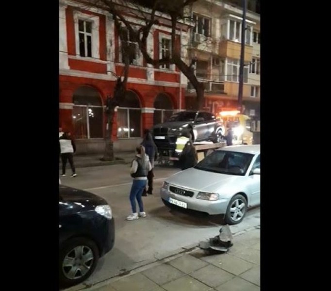 Три коли се удариха в Пазарджик, движението е затруднено