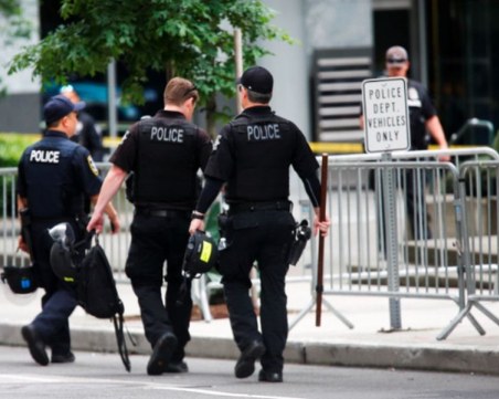 Над 635 масови стрелби са регистрирани тази година в САЩ