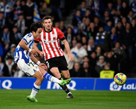 Революцията в Mанчестър Юнайтед започва с взимането на топ играч от Ла Лига