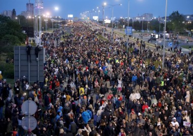 Европейският съюз обяви че правото на мирни демонстрации в Сърбия