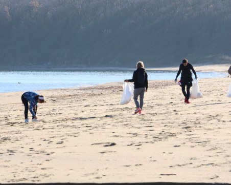 Десетки доброволци се включиха в акция 