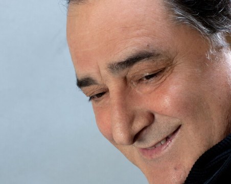 Гърция се сбогува с Василис Карас