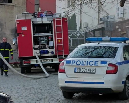 Деца запалиха контейнери за боклук в Карлово, вдигнаха пожарната на крак