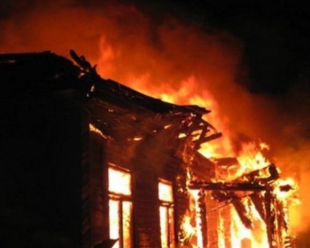 Има заподозрян за пожара в къщата за гости: Бил пиян и изгонен от съпругата си