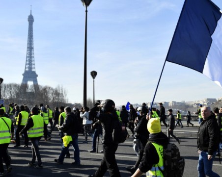 Стачка затвори Айфеловата кула в Париж