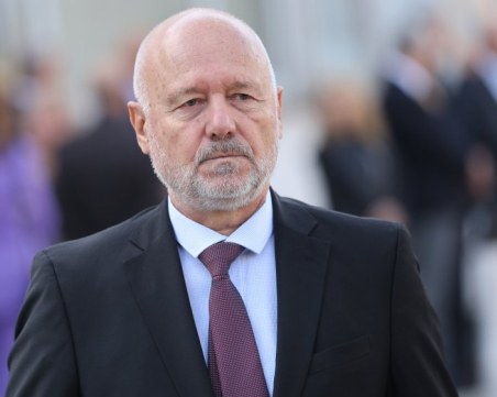 Тагарев: В бюджетите за следващите години ще се поддържа ниво от минимум 2% за отбрана