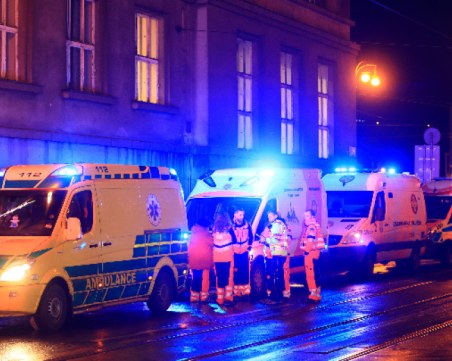 Убиецът на 14 души в университет в Прага, е признал и за убийството на баща и бебето му