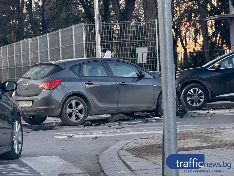 Поредна катастрофа на невралгично кръстовище в Пловдив