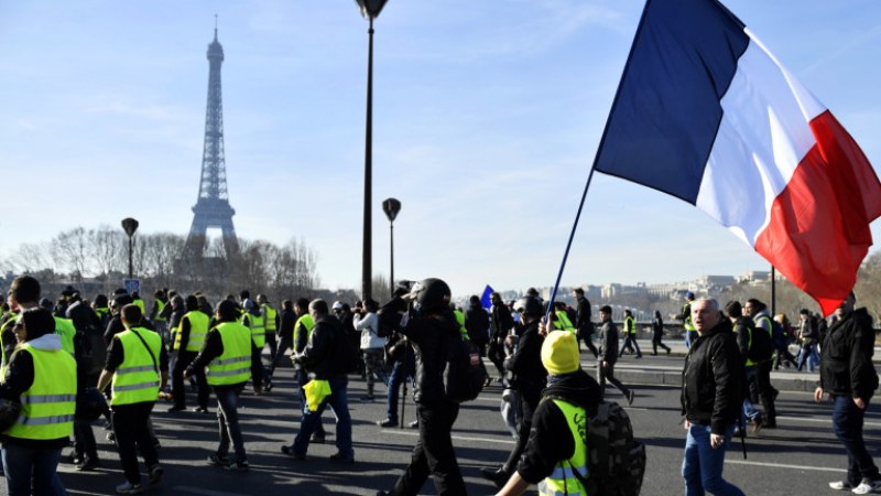 Стачка затвори Айфеловата кула в Париж