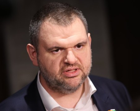 Пеевски подаде сигнал до МВР и ДАНС заради екип на 