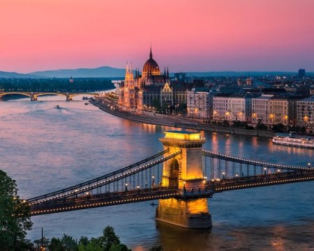 Река Дунав излезе от бреговете си в Будапеща