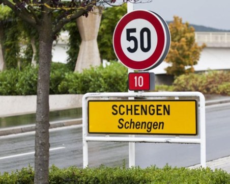 Румъния: Влизаме във въздушния и морския Шенген с България през март