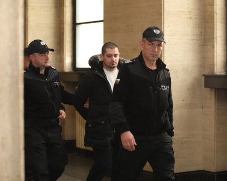 Съдът наложи домашен арест на Иван Иванов - син, обвинен за подкуп
