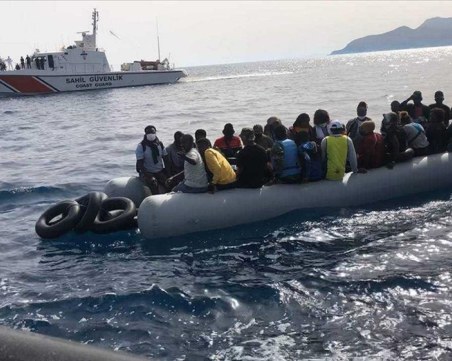 Над 60 души бяха спасени от гръцката брегова охрана в Средиземно и Егейско море